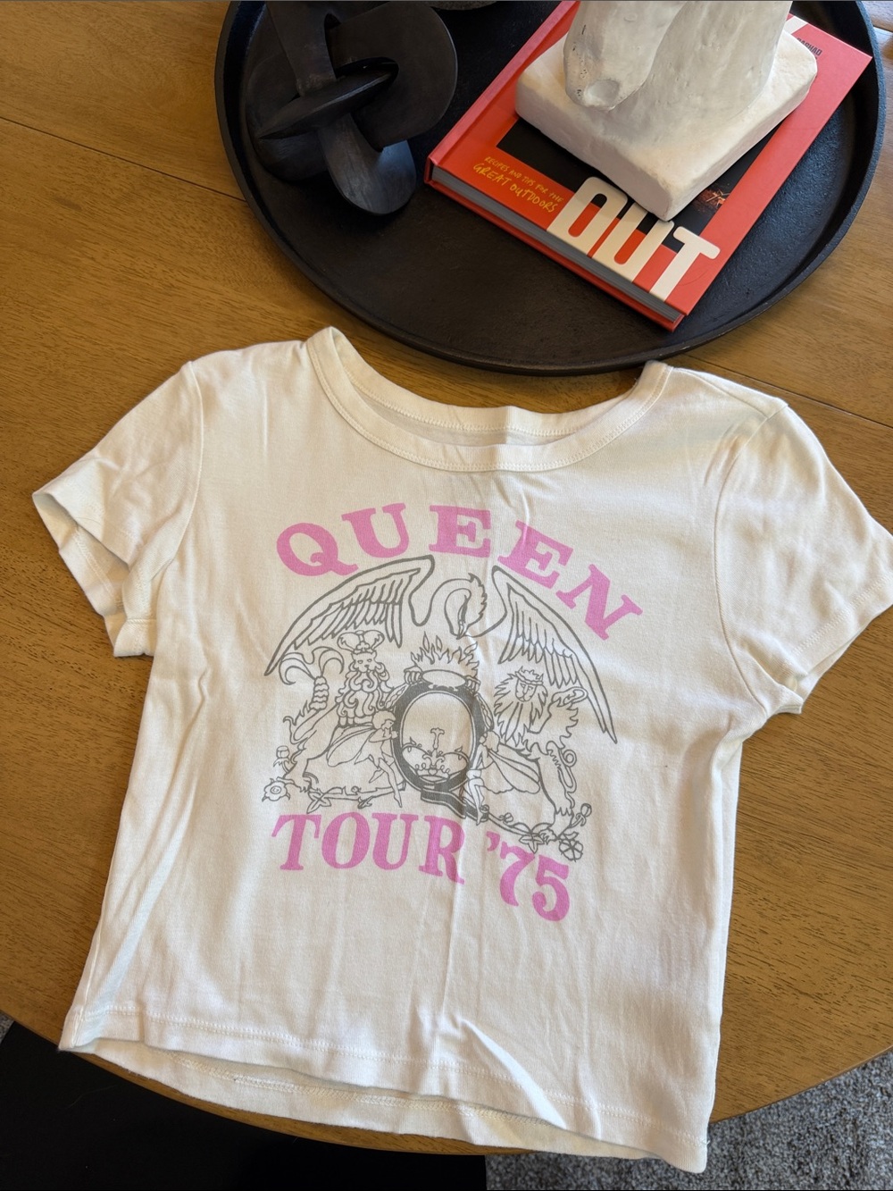 White 'Queen Tour '75' Graphic Tee